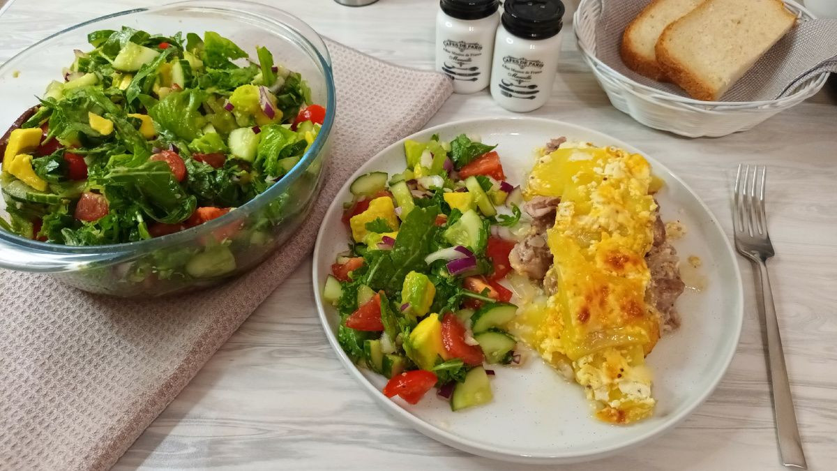 Летний салат, наполняющий энергией и свежестью