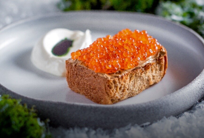 Масленица: Как насладиться блинами с икрой по всем правилам