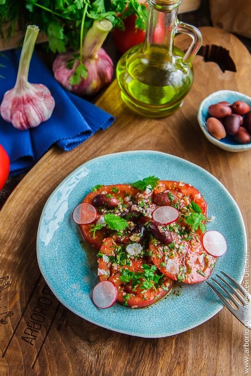 Летний египетский салат из помидоров — просто и ароматно