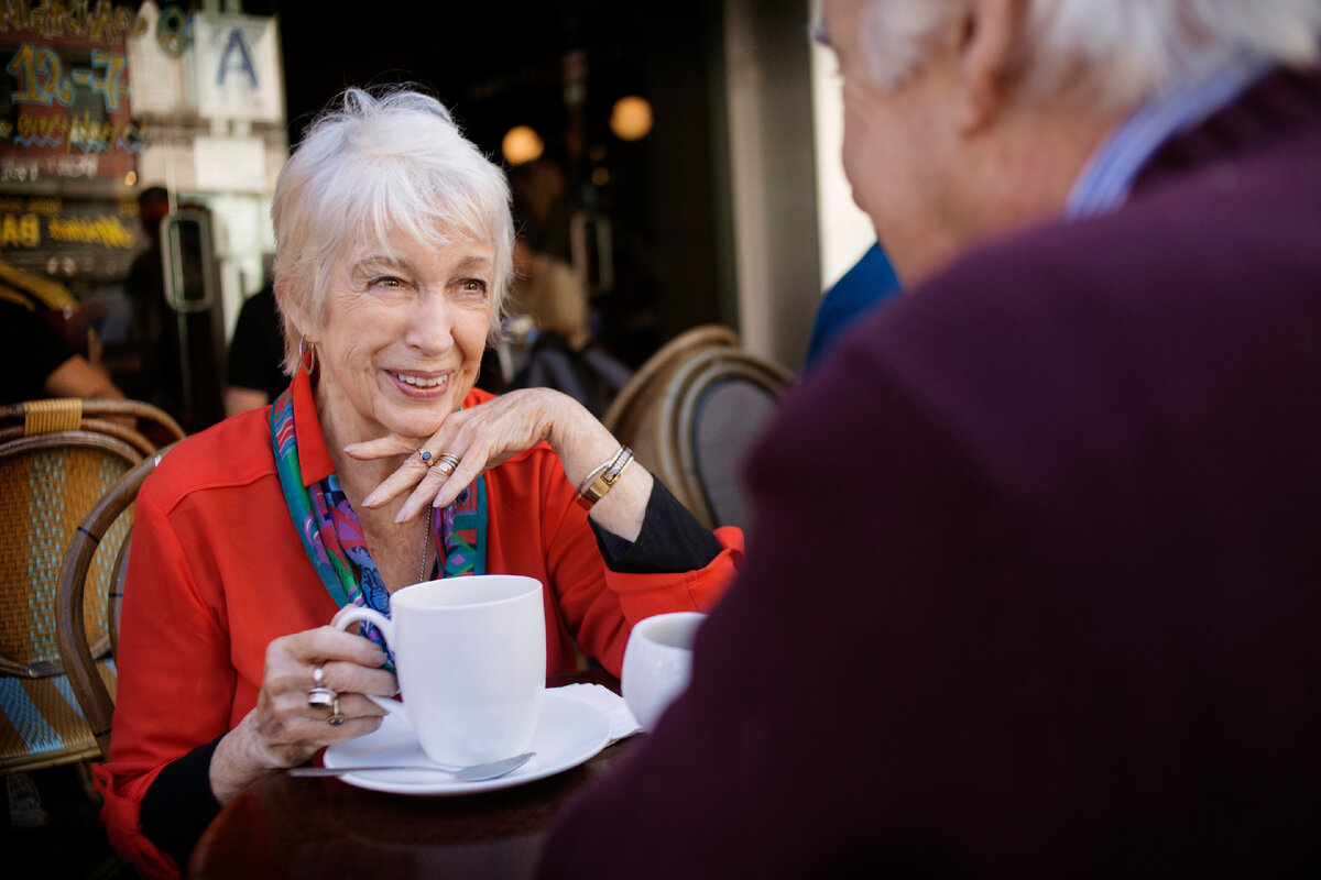 Почему важно благодарить официанта: трогательная история из кафе