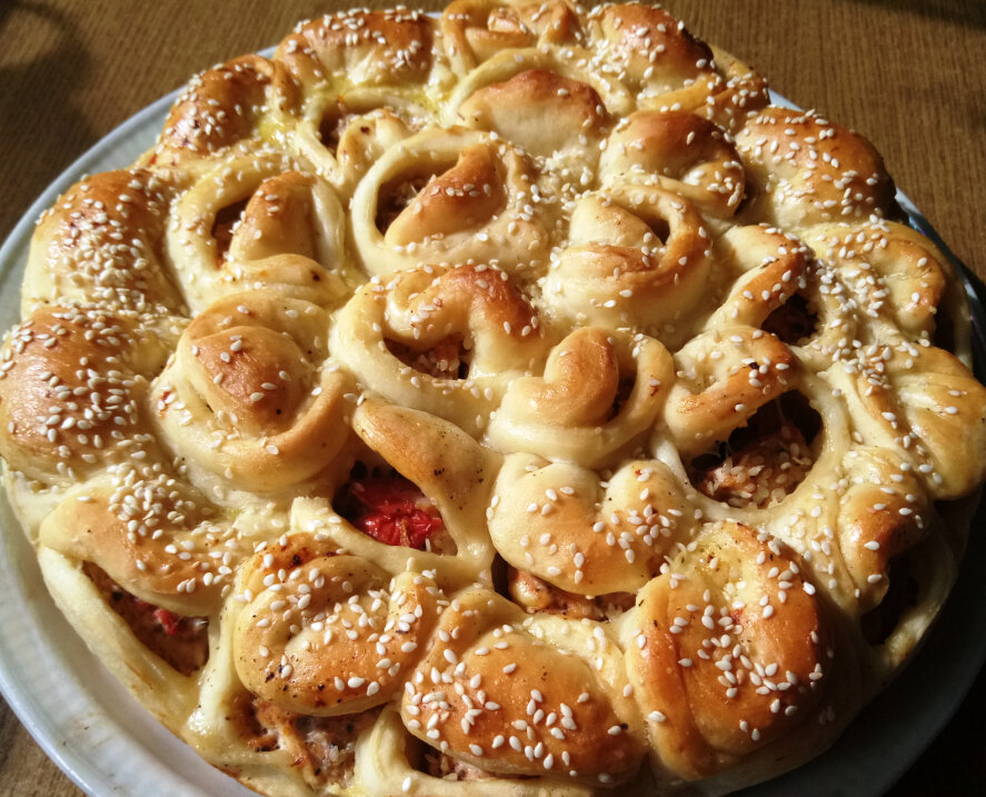 Мясной пирог «Хризантема»: идеальный перекус для любого случая