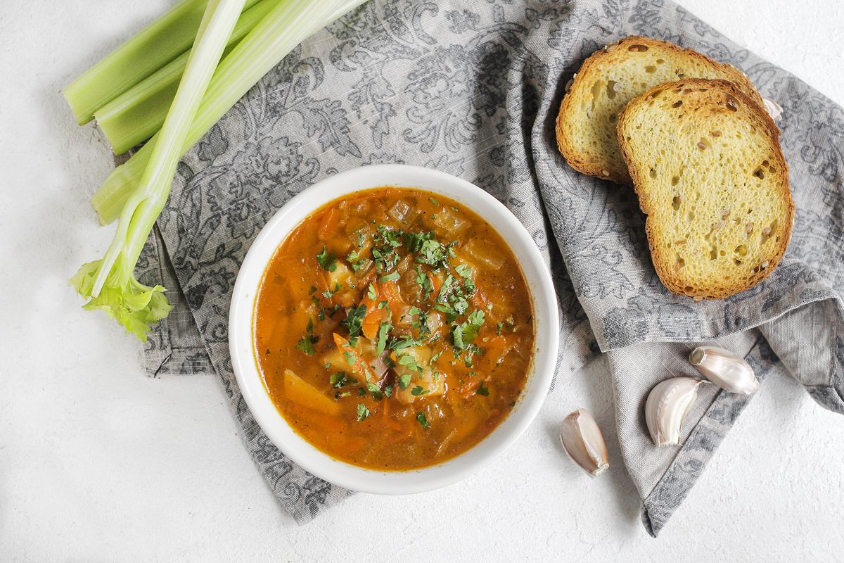 Как приготовить оригинальный овощной борщ без свеклы