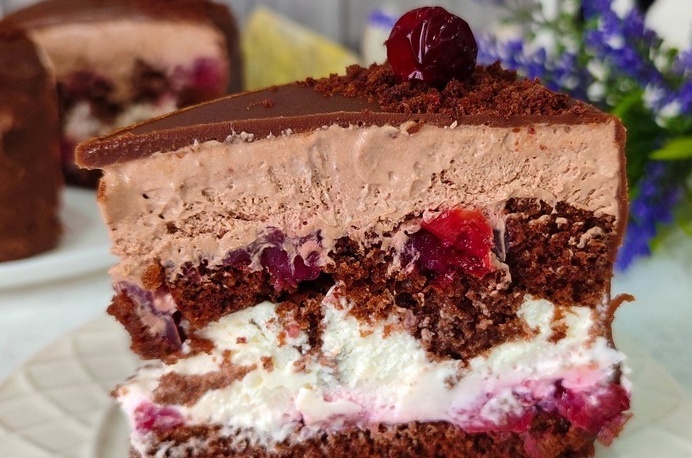 Идеальный шоколадный торт с вишней: рецепт и пошаговая инструкция