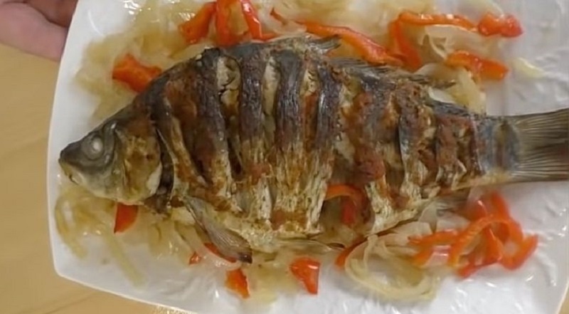 Секрет приготовления карпа без лишних костей и запаха