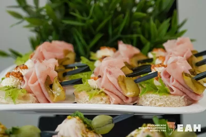 Госдума предлагает уравнять санитарные нормы для ресторанов и магазинов с готовой едой