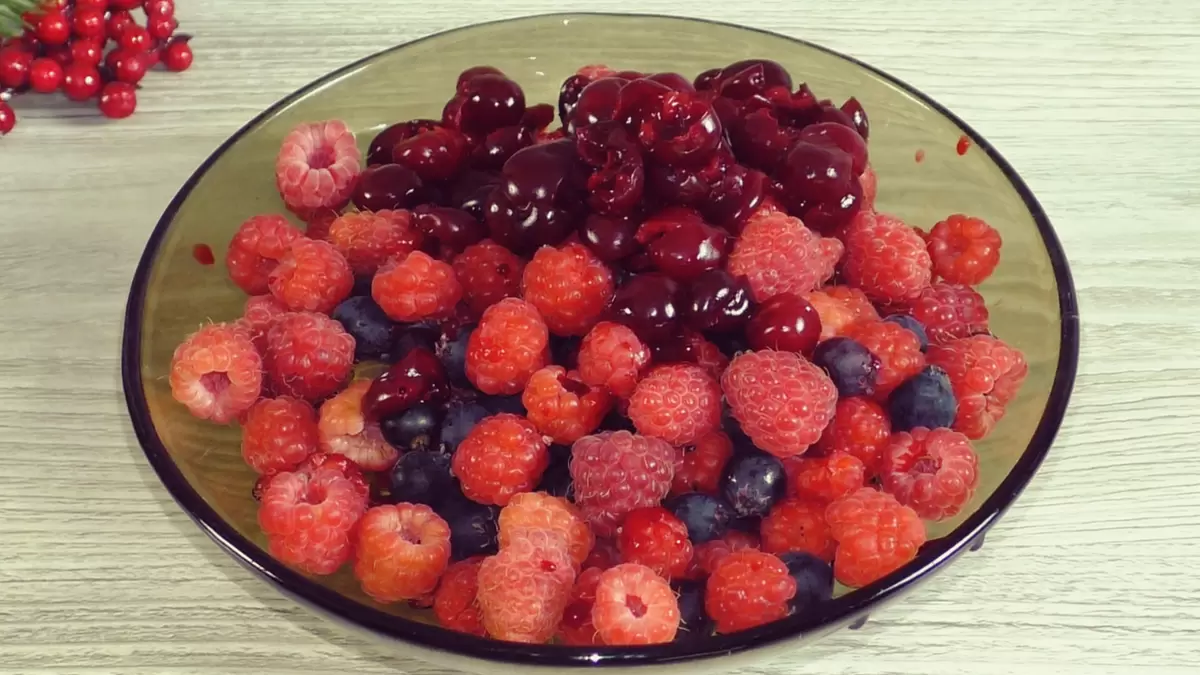 Как быстро сделать ягодную начинку для выпечки: идеальный рецепт