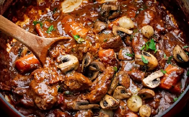 Говядина по-бургундски: раскрываем секреты французского шедевра