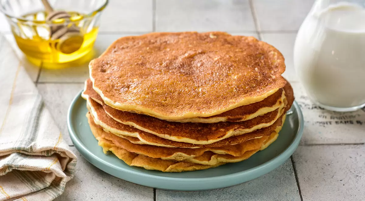 Манно-овсяные блины на кефире: легкий и полезный завтрак без муки