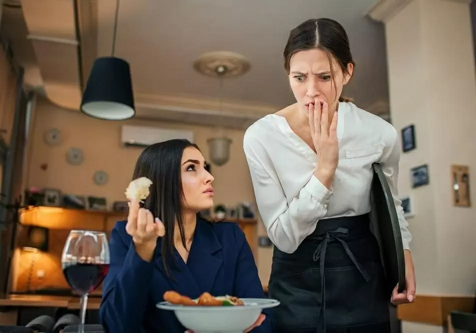 Как одна гостья в кафе смогла перепутать шоколад с пломбиром