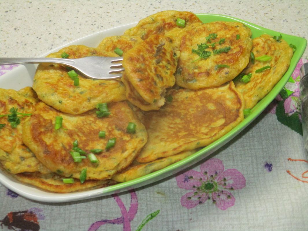 Необычные рыбные оладьи: быстрое и вкусное решение для завтрака