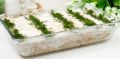 Новый взгляд на традиционные закуски: салат из красной рыбы, который покорит всех