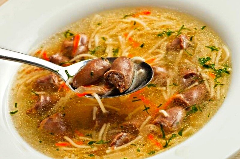 Вкус, проверенный временем: куриная лапша с потрошками от бабушки