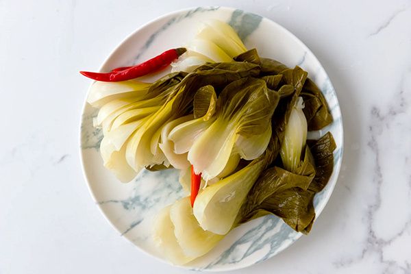 Маринованный бок-чой за ночь: идеальная закуска на каждый день