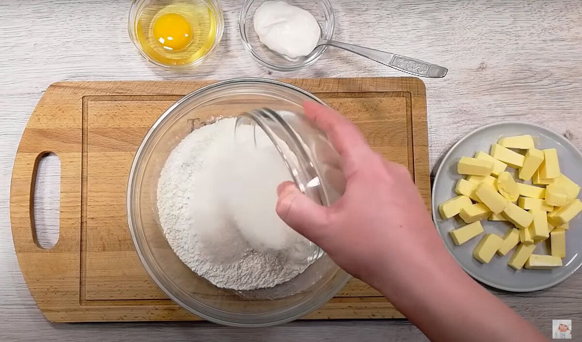 Необыкновенный сметанник: простое и вкусное угощение к чаю